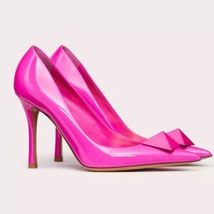 MINT CONDITION VALENTINO PINK STUD 39.5